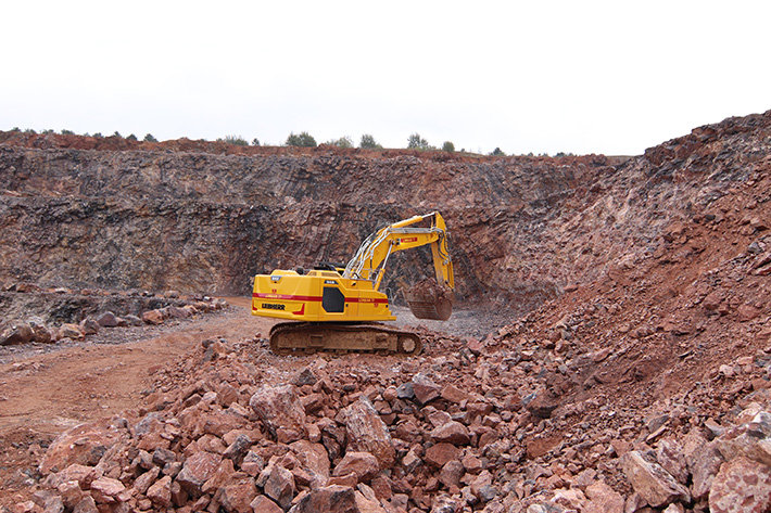 Lorban TP opts for performance, flexibility and comfort: Liebherr R 945